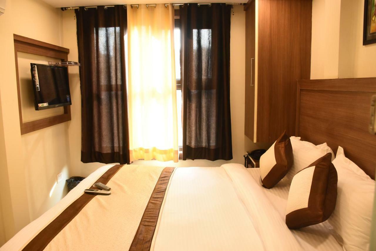 Hotel Kaushal Palace Nowe Delhi Zewnętrze zdjęcie